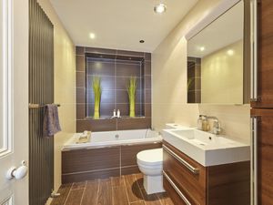 Family Bathroom/WC- click for photo gallery